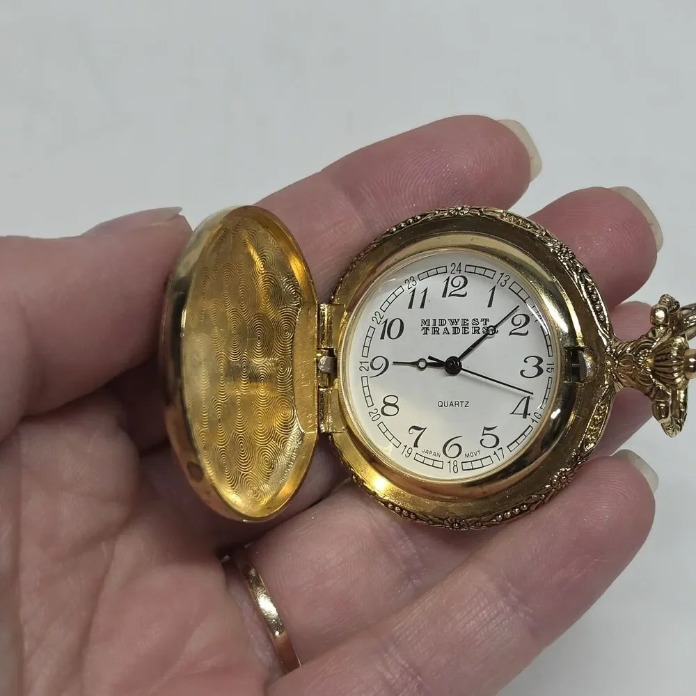 Vintage Midwest Traders Metal Gold Tone Quartz Golfer Pocket Watch With Chain